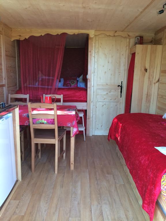 Bed and Breakfast Ferme De La Gortiere Le Teilleul Zimmer foto